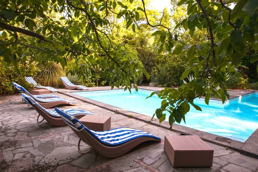 Triple home with pool and botanical garden - Image 1