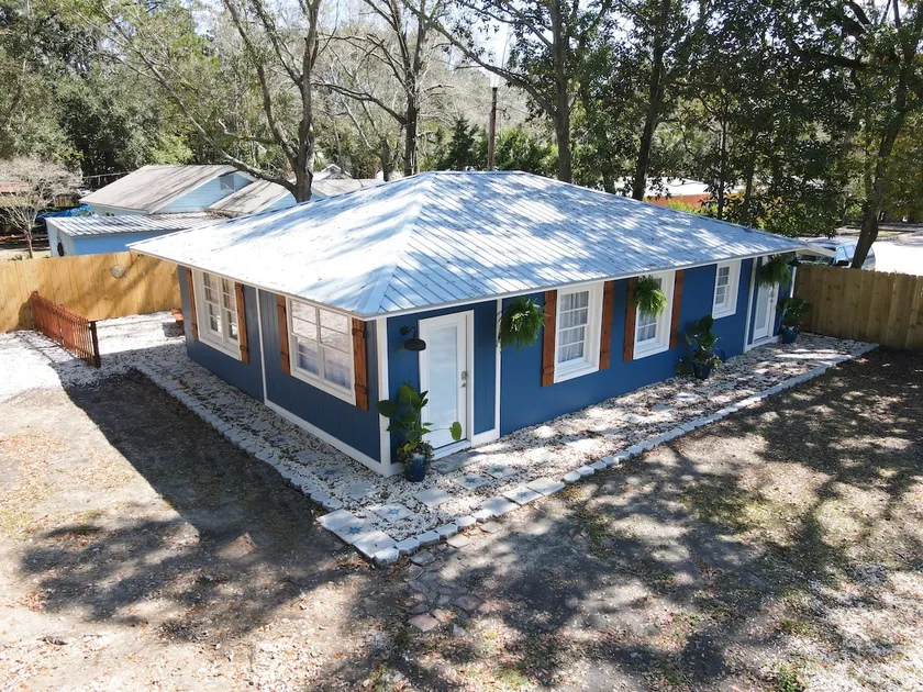 The Waterway Corner Cottage- 2 BR home Gulf Shores - Image 1