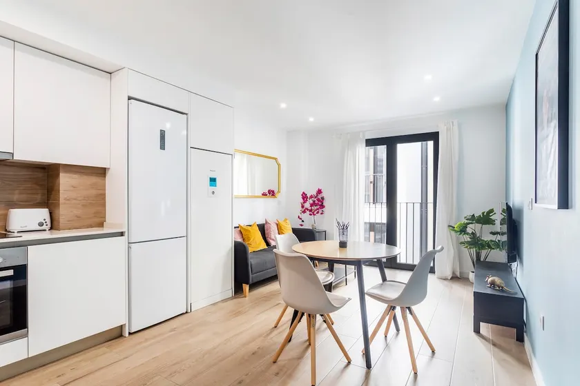 Brand new and super central · Seasonal Rental - Image 1