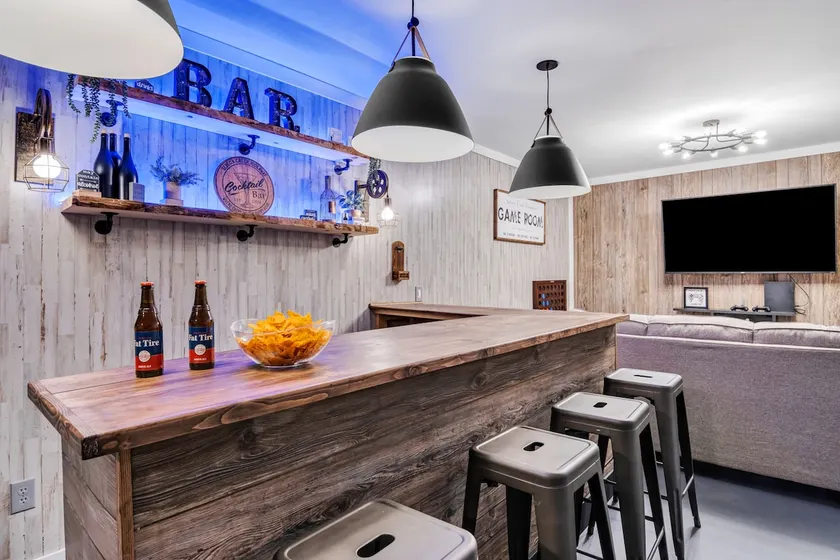 Gather & Celebrate: Hot Tub • Game Room • BAR - Image 1