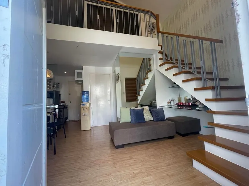 Cheerful 2-Bedroom Residential Home - Image 1