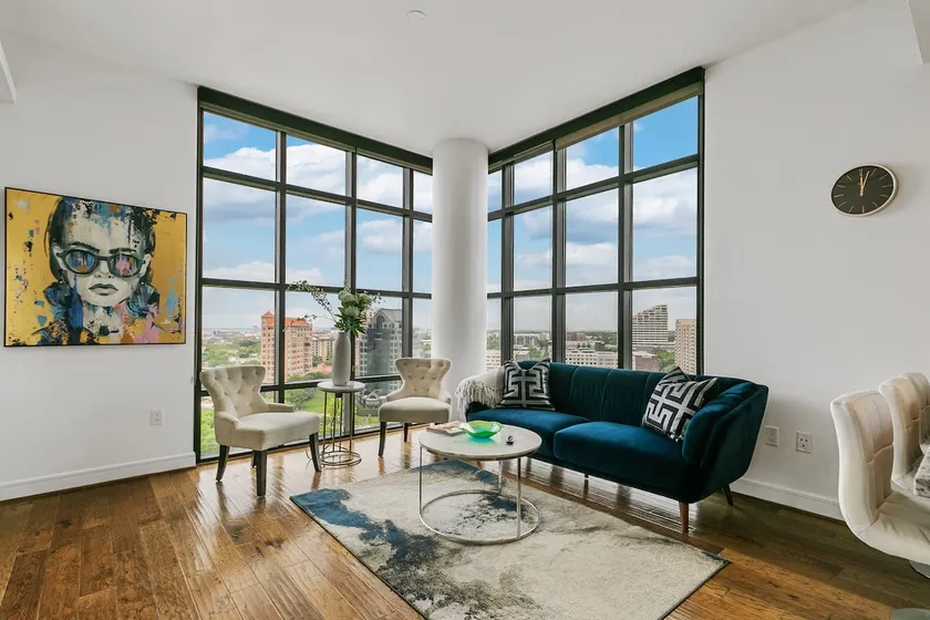 Uptown Dallas 2BR with Pool, Pets, Skyline Views - Image 1