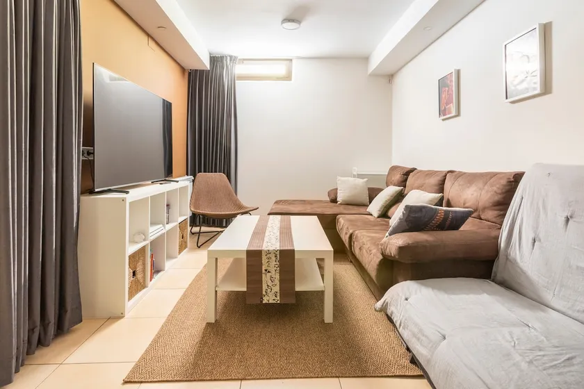 The apartment with 4 bedrooms and home cinema - Image 1