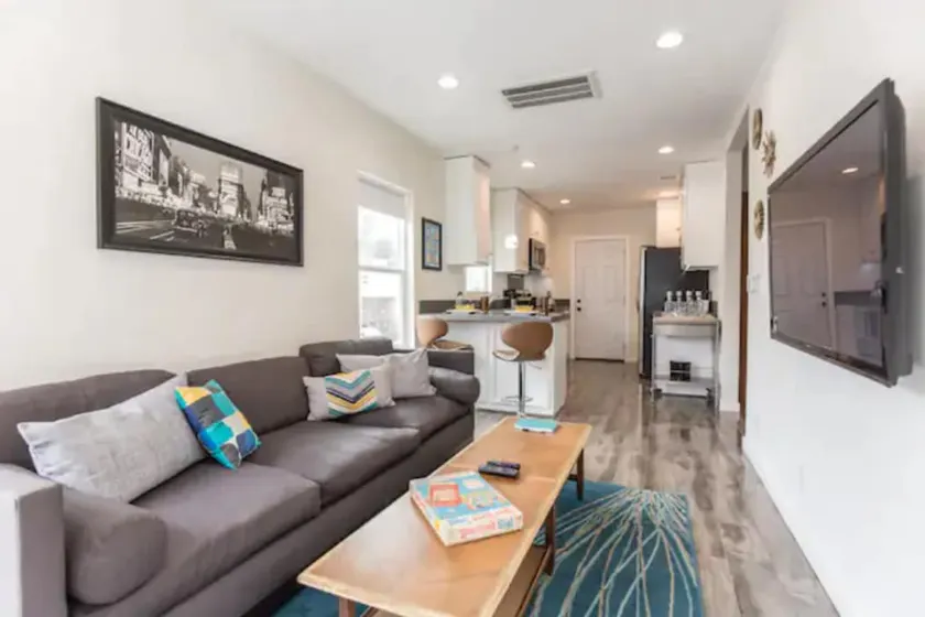 Silverlake House in Sunset 2Bed/1Ba - Image 1