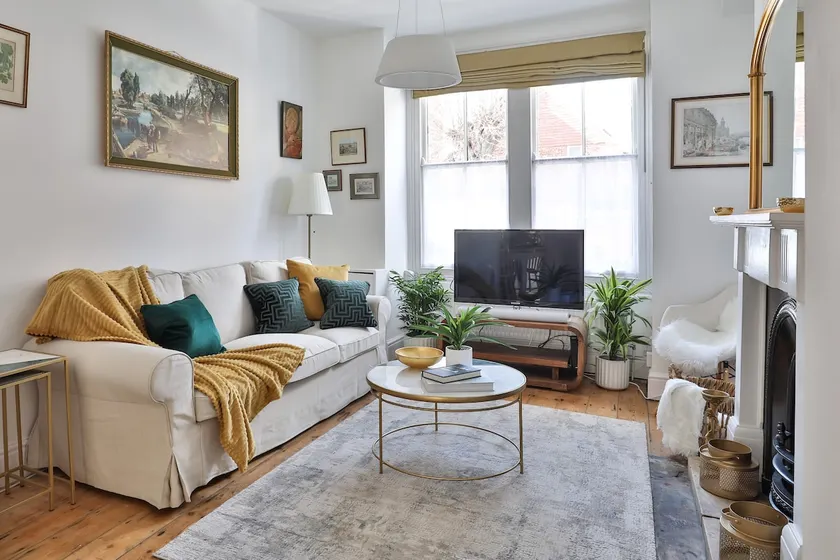 Striking Townhouse & Garden - Heart of Oxford City - Image 1