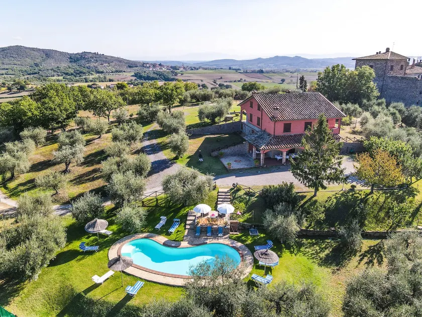Large villa for 23 people near Trasimeno - Image 1