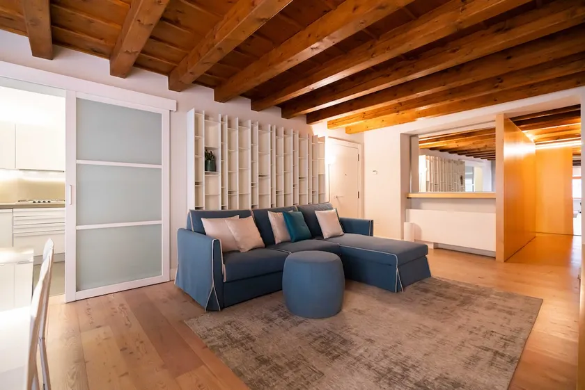 Modern Apartment 50 meters from Piazza Erbe - Image 1