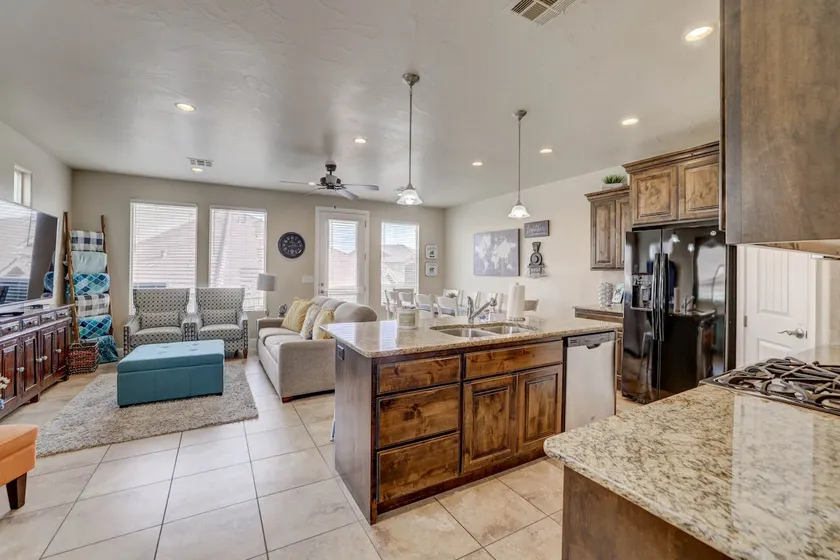 *Spacious home w/ heated pool by St George & Zion* - Image 1