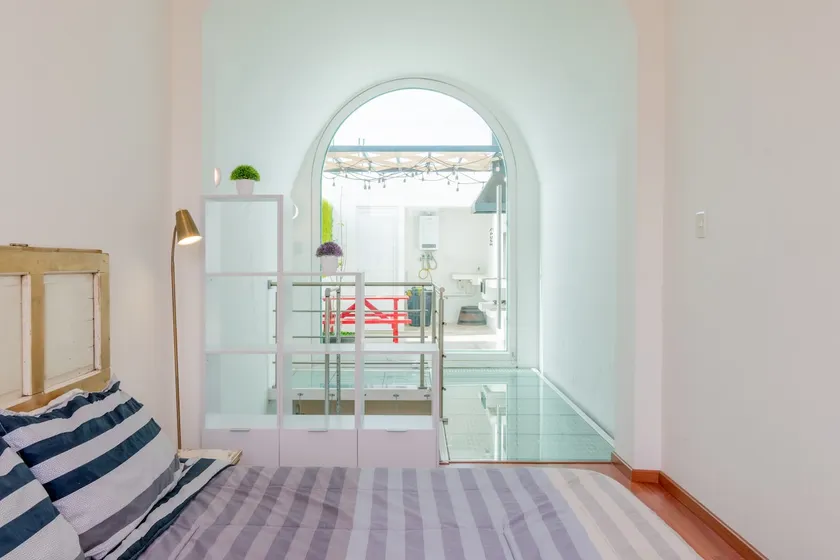 ULTRA Modern & Minimalist LOFT | KING SIZE BED - Image 1