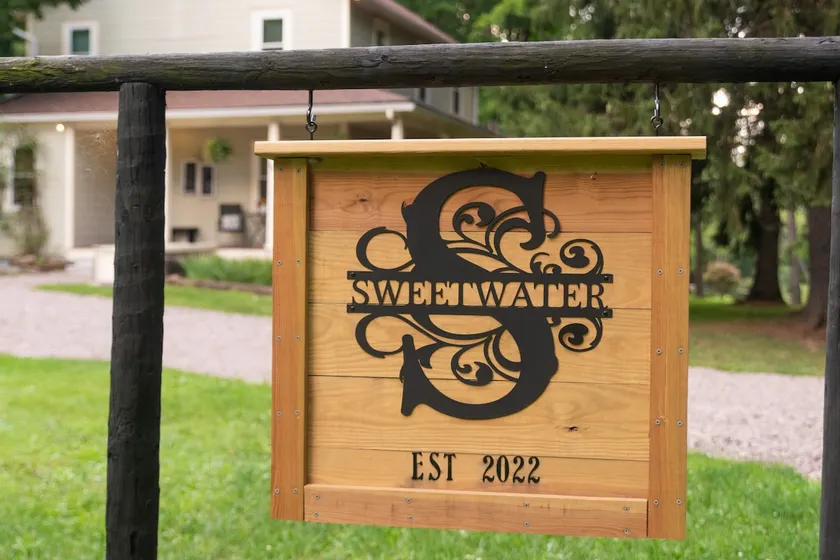 Sweetwater Farm with firepit and hiking trails! - Image 1