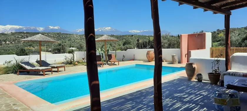 Villa Louloudia stylish luxury villa with private pool - Image 1