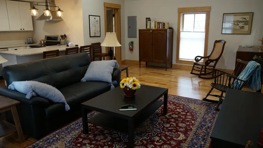 Located in beautiful/historic downtown Peninsula. - Image 1