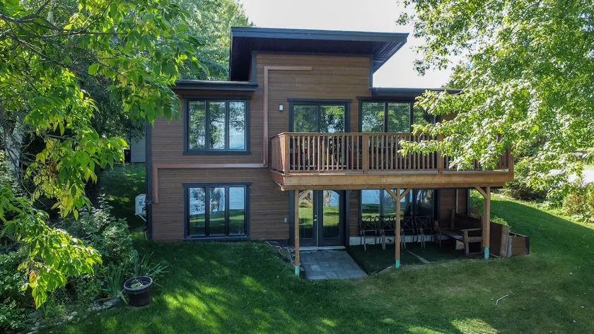 Beautiful chalet by Lac-Saint-Jean. - Image 1