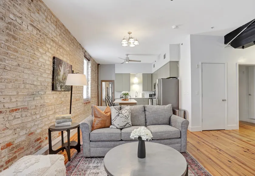 Historic Industrial Downtown Loft on Broughton St. - Image 1