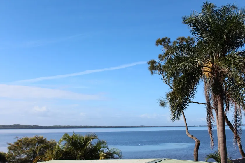 Lakefront 4-bedroom, 2.5-bath home, stunning views - Image 1
