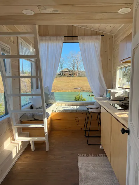 Adorable loft,tiny house in the country,near parks - Image 1