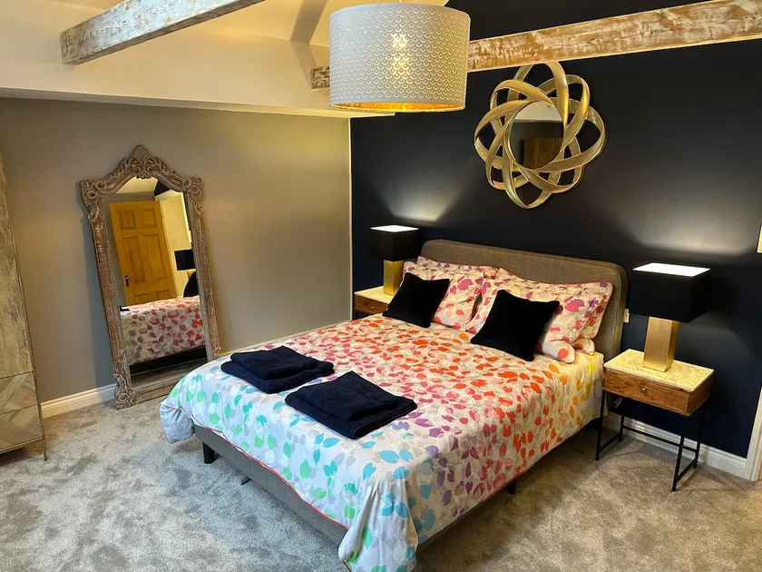 Delightful 3-Bedroom cottage with log burner - Image 1