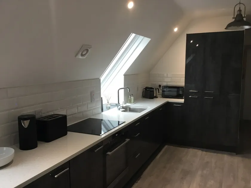 Spacious 1 bedroom apartment with parking and CCTV - Image 1