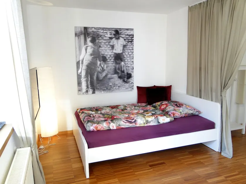 Cosy studio flat with parking garage - Image 1