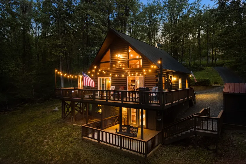 Liberty Chalet ~ Mt. Retreat w/4bdr SAUNA & HotTub - Image 1