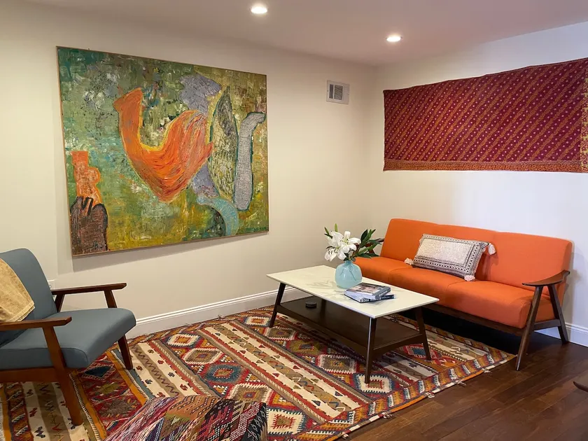 Enchanting brownstone apt with magical garden - Image 1