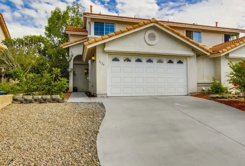 Family Home 4 Bedrooms with 4 Beds - Image 1