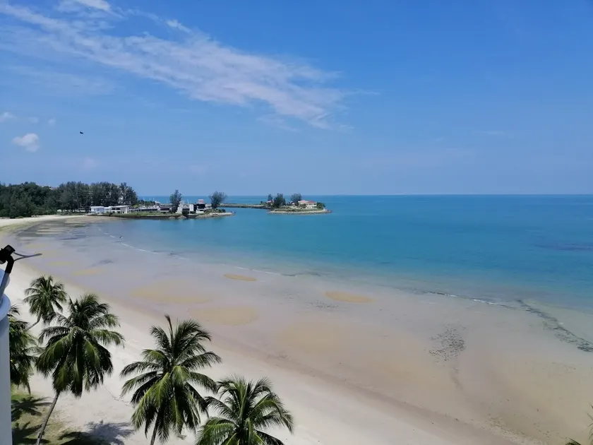 Lovely Beachfront Apartment with Direct Sea View - Image 1