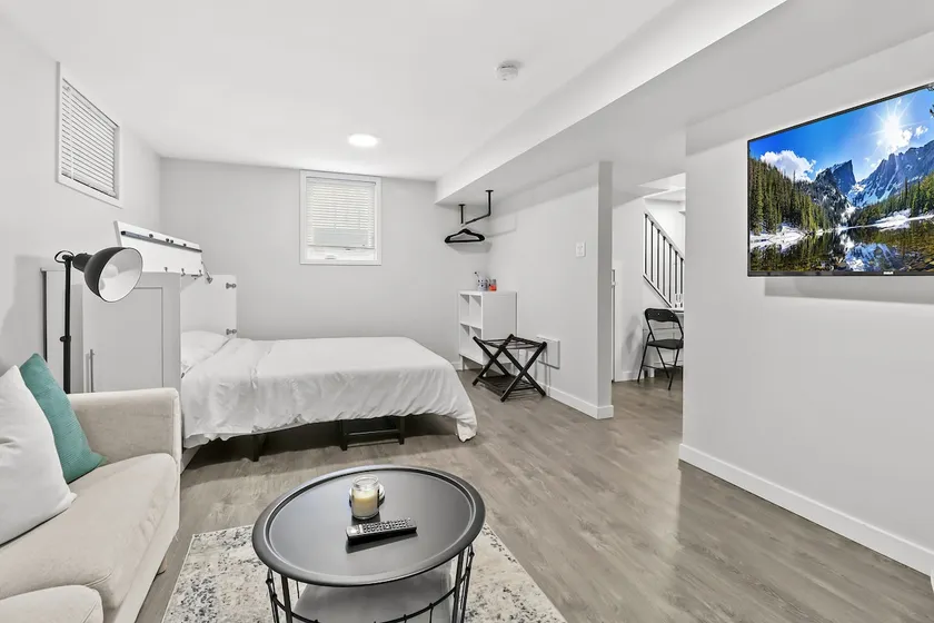 Cozy Barrie Guest Suite near RVH&Georgian College - Image 1