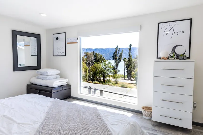 Relaxing Cozy Home with Great Lake Views - Image 1