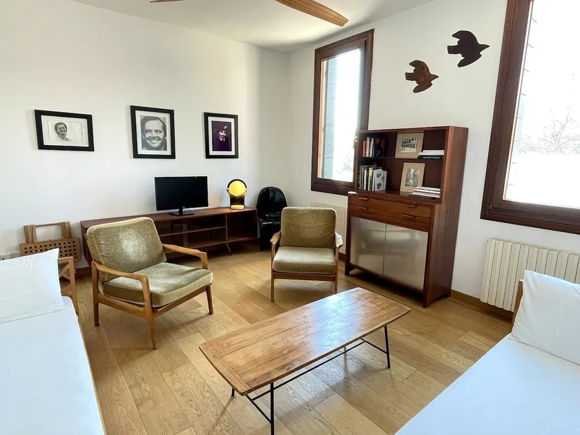Bella Vista Apartment - Image 1