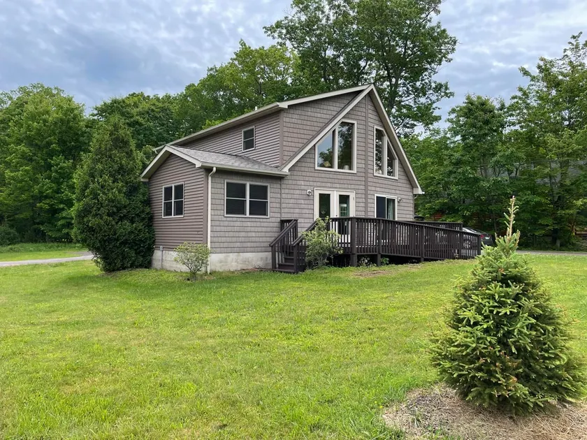 Walk to Beach on Wallenpaupack! Sleeps 8! - Image 1