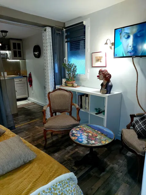 Quiet and cozy little studio. - Image 1