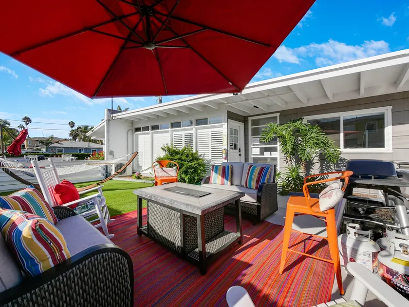 ”WAVE POOL” HOUSE! 1 Block to Ocean! NFL Ticket! - Image 1