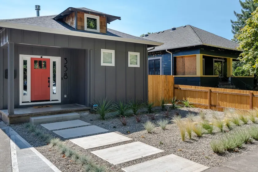 Charmer Downtown 3BR Home w Free Parking near UofO - Image 1