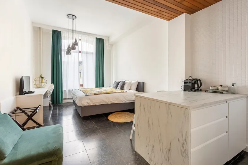 Riverview Studio in Historical Heart of Antwerp - Image 1