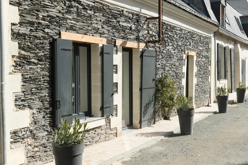 Charming house on the banks of the loire - Image 1