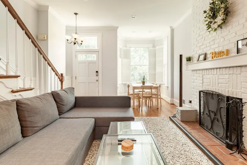 CapHill Oasis Townhouse-Free Parking-EasternMarket - Image 1