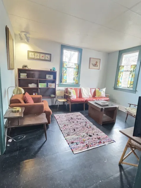 Retro Hideaway with Private Patio. - Image 1