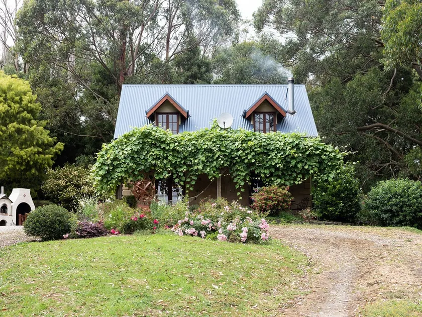 Hideaway Cottage - Secluded Retreat - Pet Friendly - Image 1