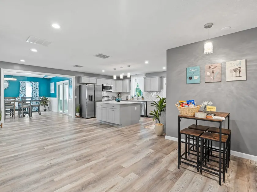 Private NEWLY Renovated 4 BED Family Friendly Home near URI, Beaches, Weddings.. - Image 1