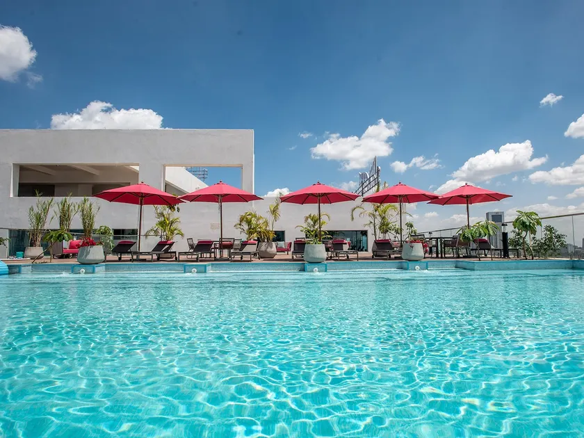 Luxury 2BR Apt Westlands Nairobi, AC, Pool & Gym - Image 1