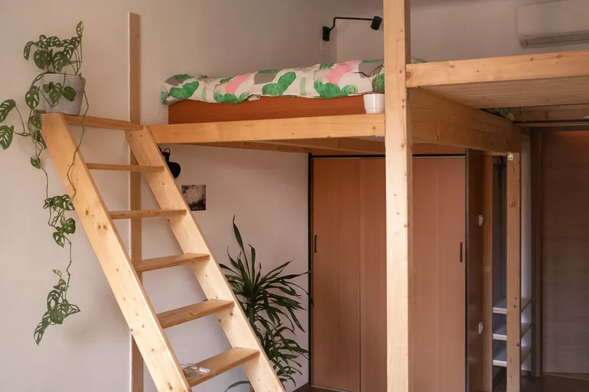 Lovely loft studio w patio & garden - Image 1