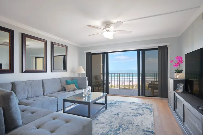 Best direct ocean view! Newly renovated condo w/ pool - Image 1