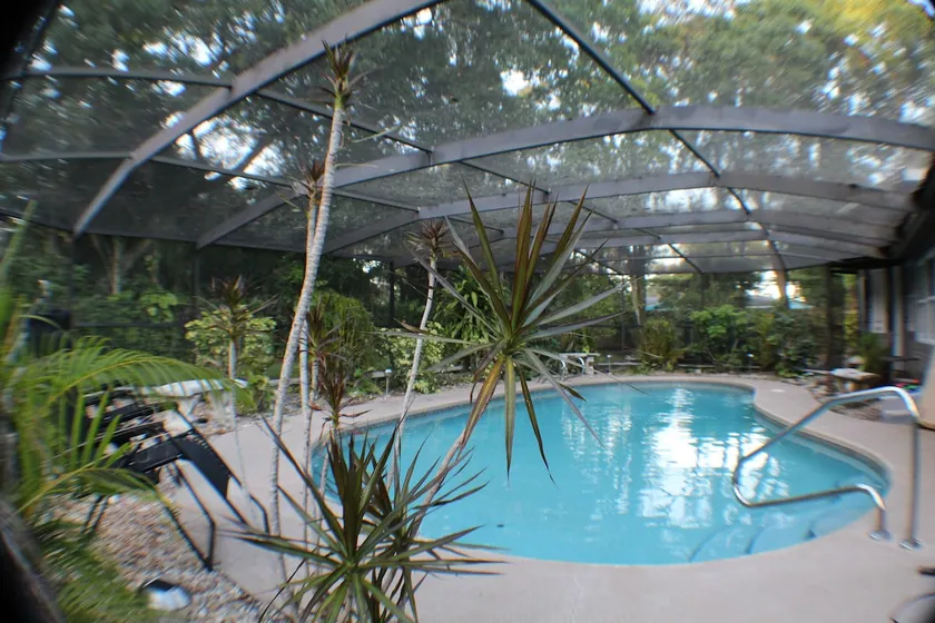 Secluded Oasis Entire House Heated Screened Pool - Image 1