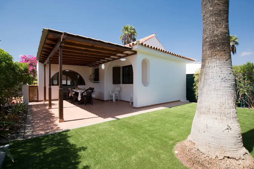 Bungalow Serenity Garden - Image 1