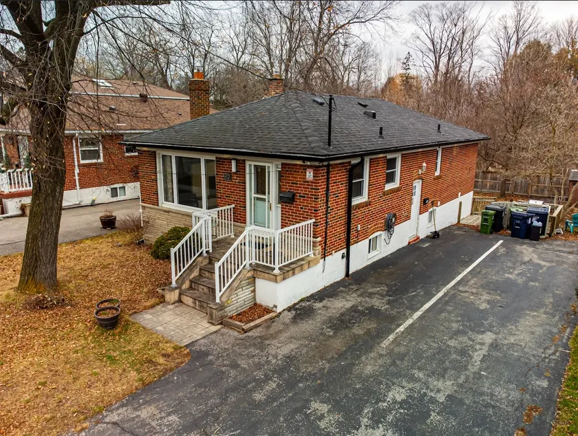 Charming Cozy Ravine Home Mins to Parks & Lake Entire House - Image 1