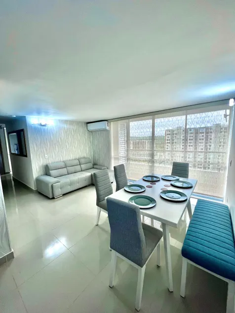 Ideal family getaway: pool, AC, wifi, balcony - Image 1