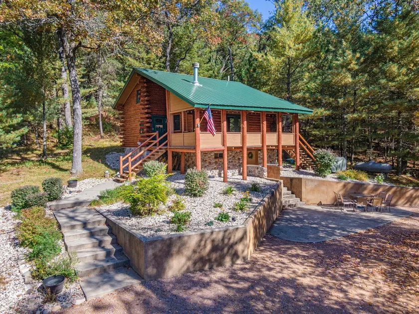 Private Log Cabin in 10 Acre Forest - Image 1