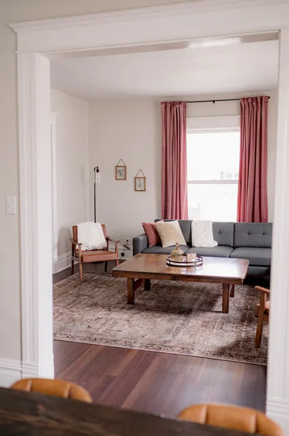 The 1905 - Spacious Downtown Farmhouse - 4bd/2ba - Image 1