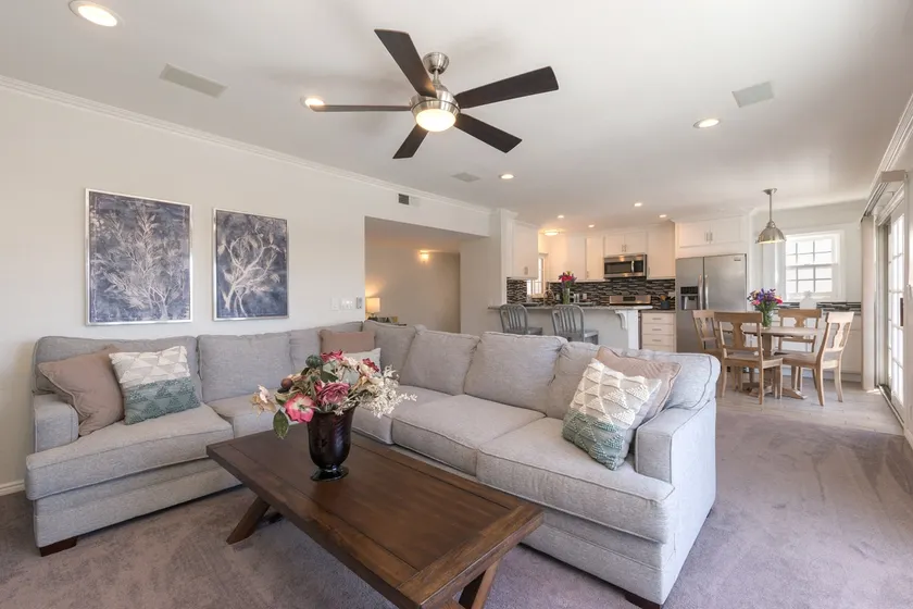 3 Bedroom unit of duplex. Lantern District. AC! - Image 1